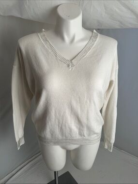 M Made in Italy white v-neck soft stretchy viscose knit sweater OS